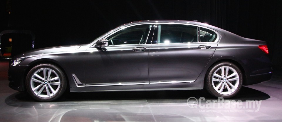 BMW 7 Series G12 (2016) Exterior