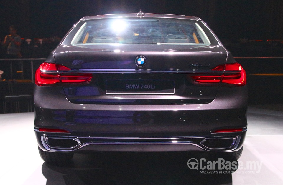 BMW 7 Series G12 (2016) Exterior