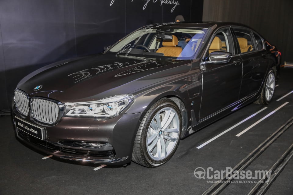 BMW 7 Series G12 (2016) Exterior