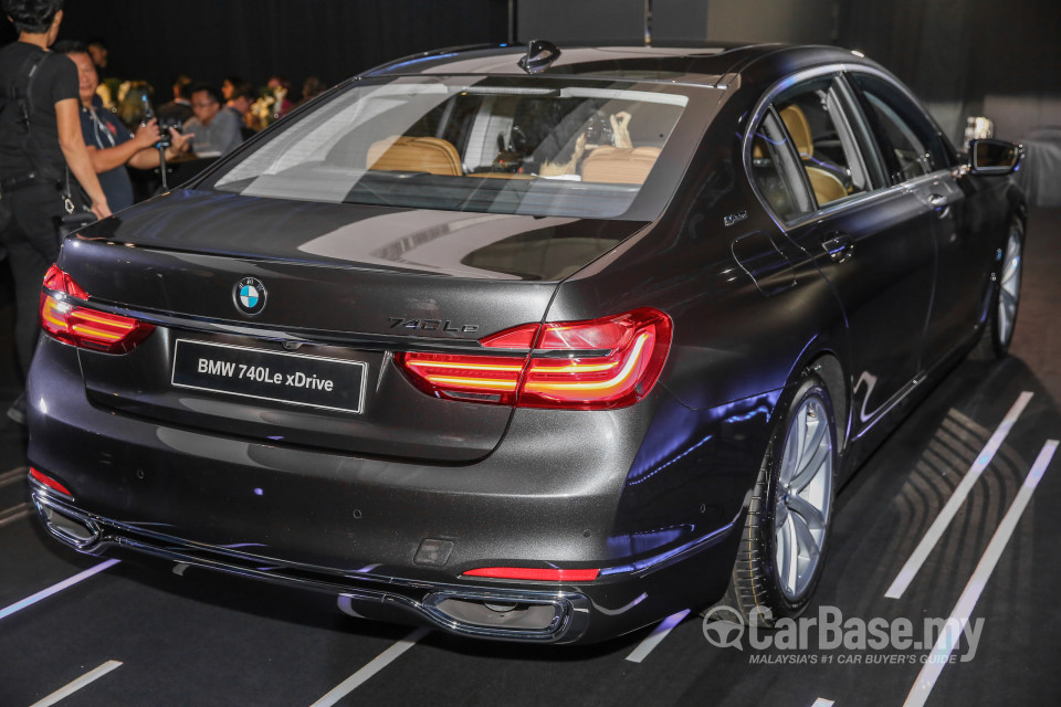 BMW 7 Series G12 (2016) Exterior