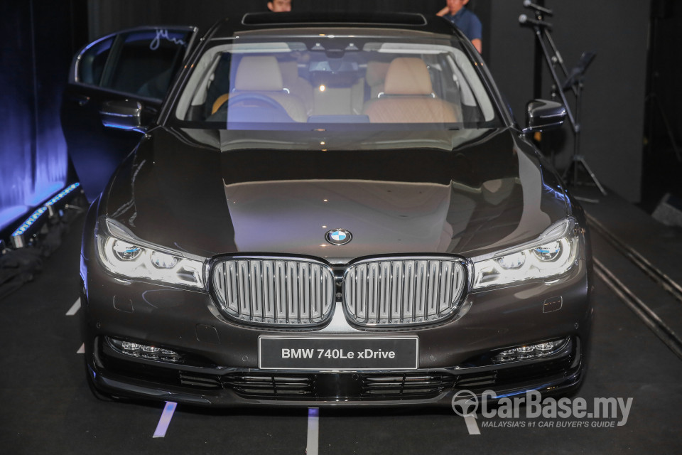 BMW 7 Series G12 (2016) Exterior