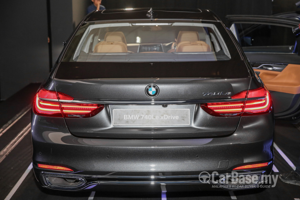 BMW 7 Series G12 (2016) Exterior