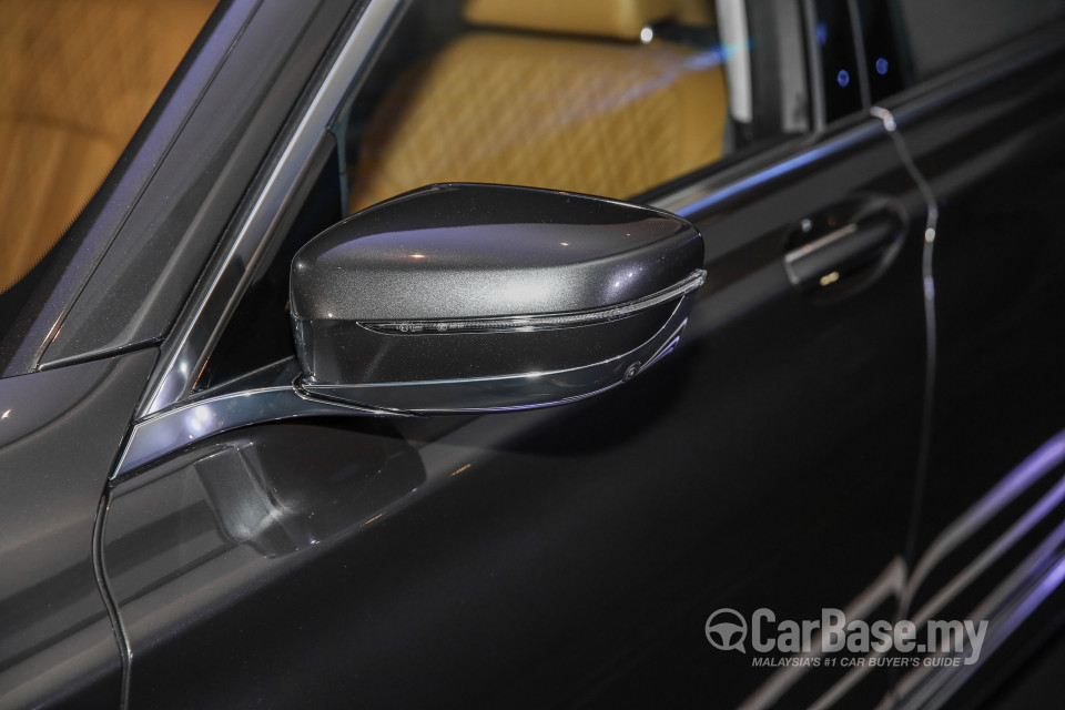 BMW 7 Series G12 (2016) Exterior
