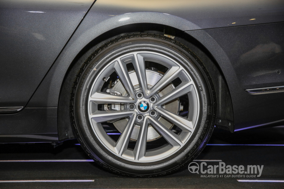 BMW 7 Series G12 (2016) Exterior