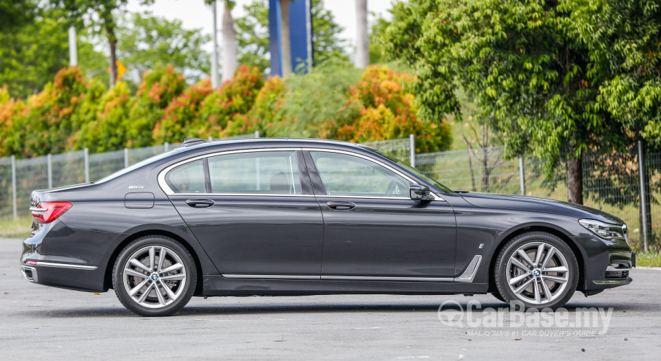 BMW 7 Series G12 (2016) Exterior
