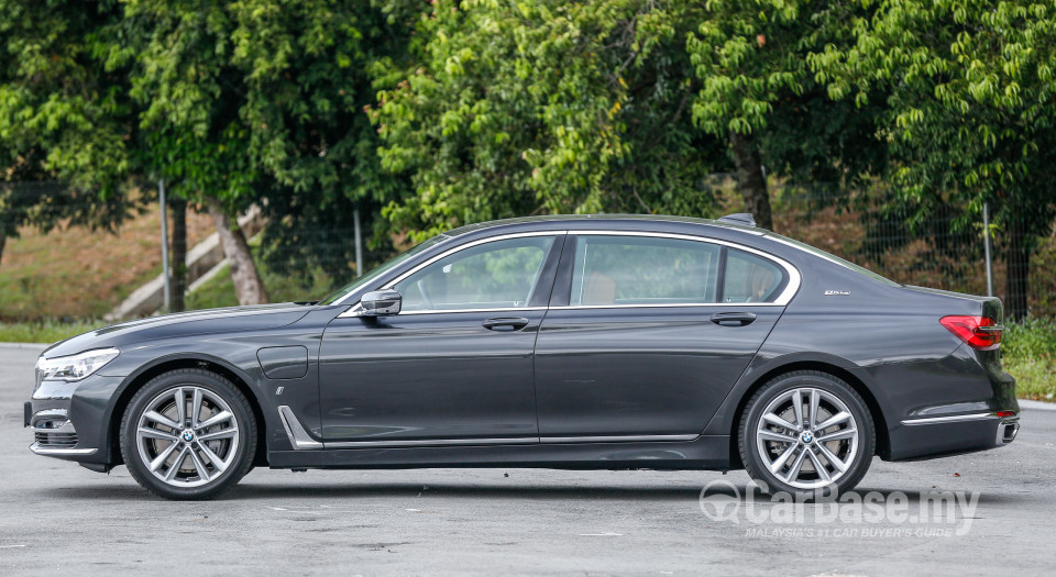 BMW 7 Series G12 (2016) Exterior