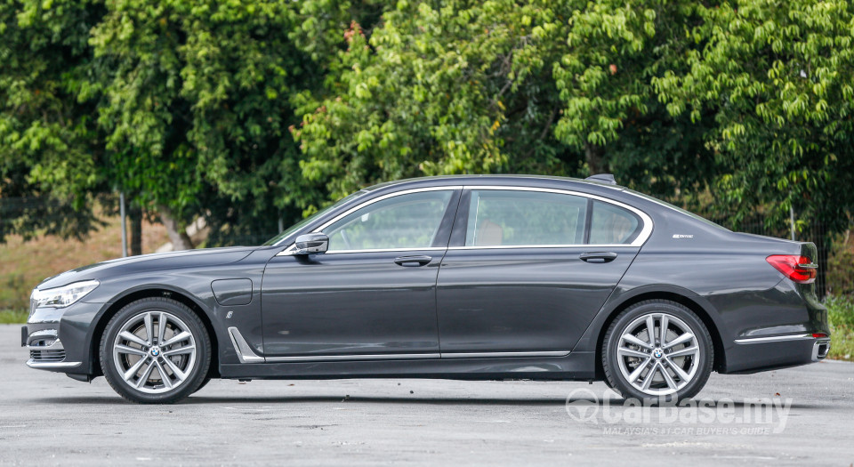 BMW 7 Series G12 (2016) Exterior