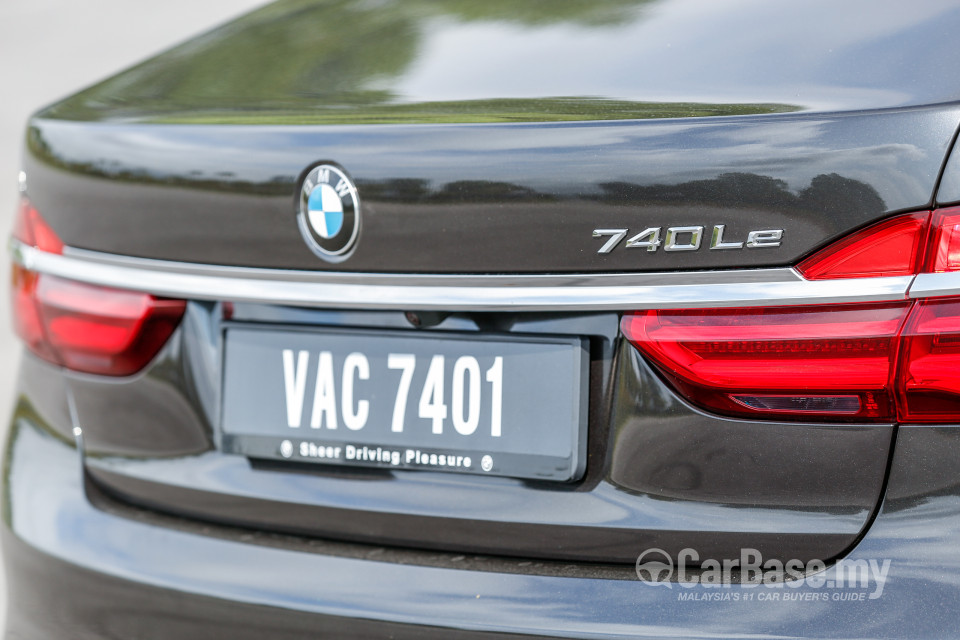 BMW 7 Series G12 (2016) Exterior