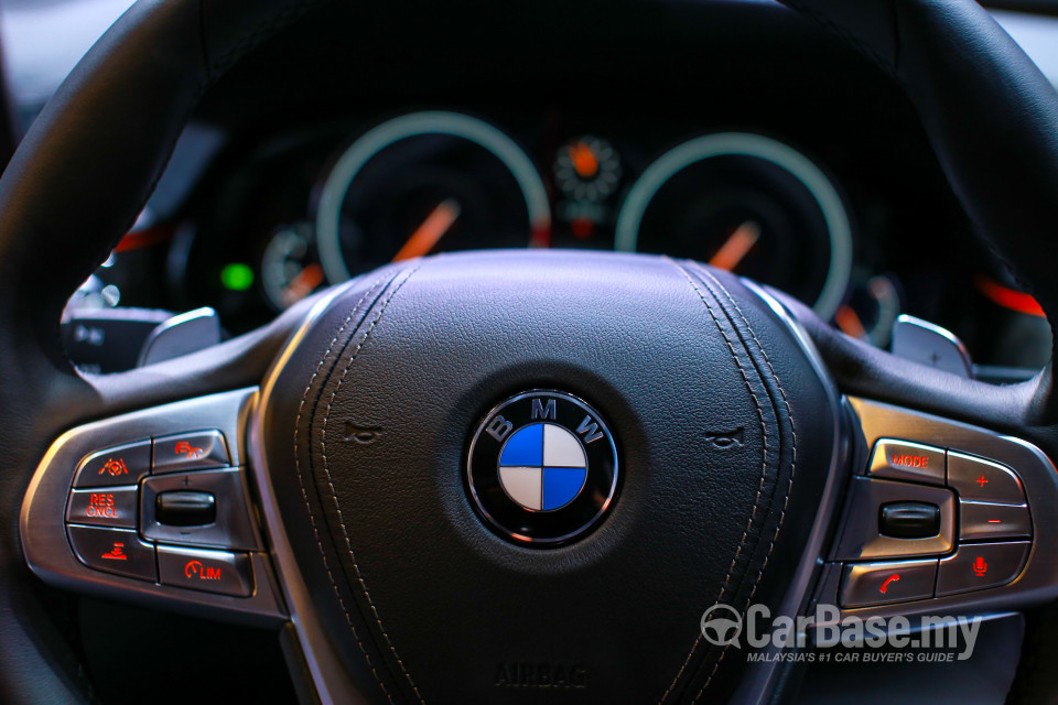 BMW 7 Series G12 (2016) Interior