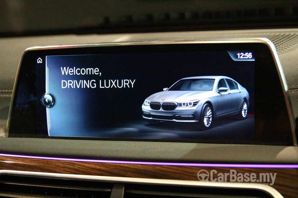 BMW 7 Series G12 (2016) Interior