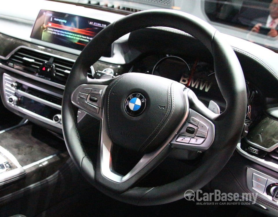 BMW 7 Series G12 (2016) Interior