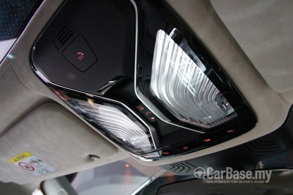 BMW 7 Series G12 (2016) Interior