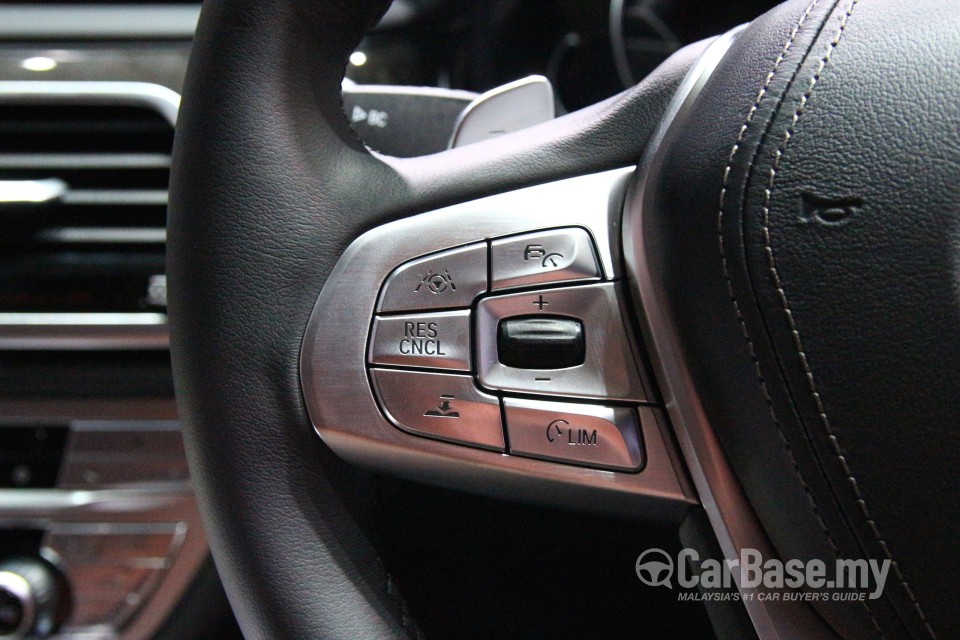 BMW 7 Series G12 (2016) Interior