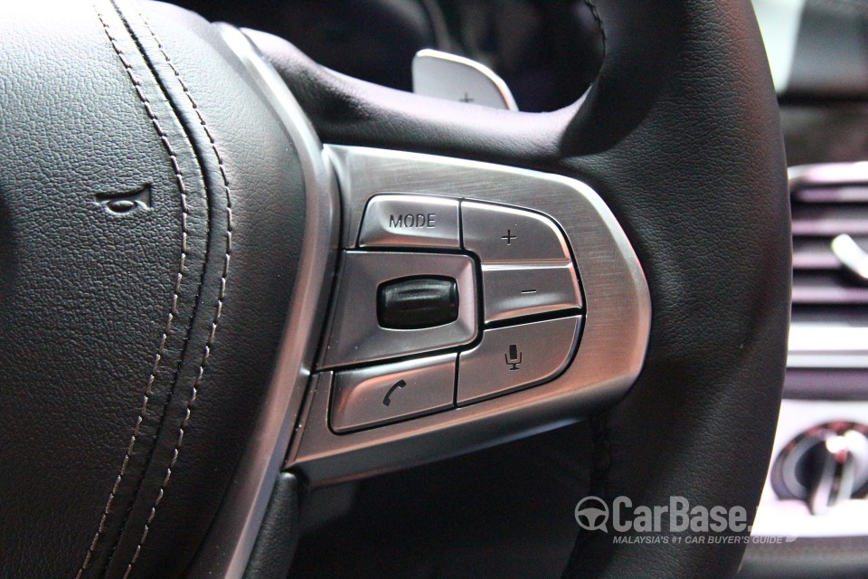 BMW 7 Series G12 (2016) Interior