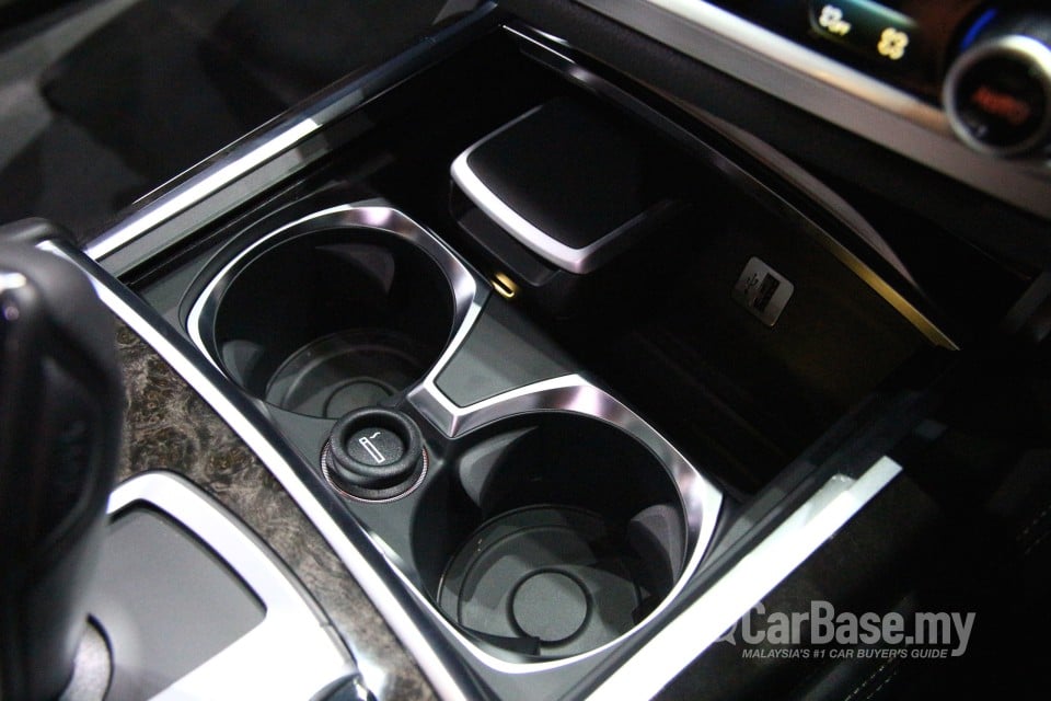 BMW 7 Series G12 (2016) Interior