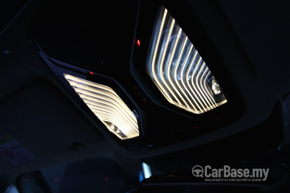 BMW 7 Series G12 (2016) Interior
