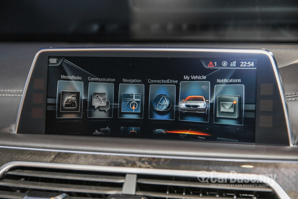 BMW 7 Series G12 (2016) Interior