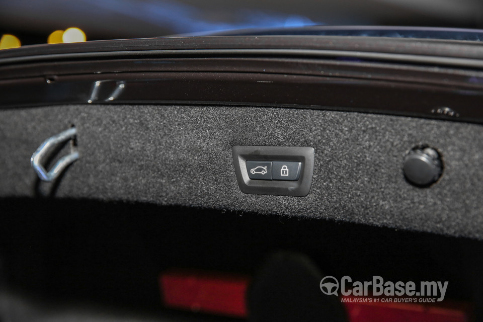 BMW 7 Series G12 (2016) Interior