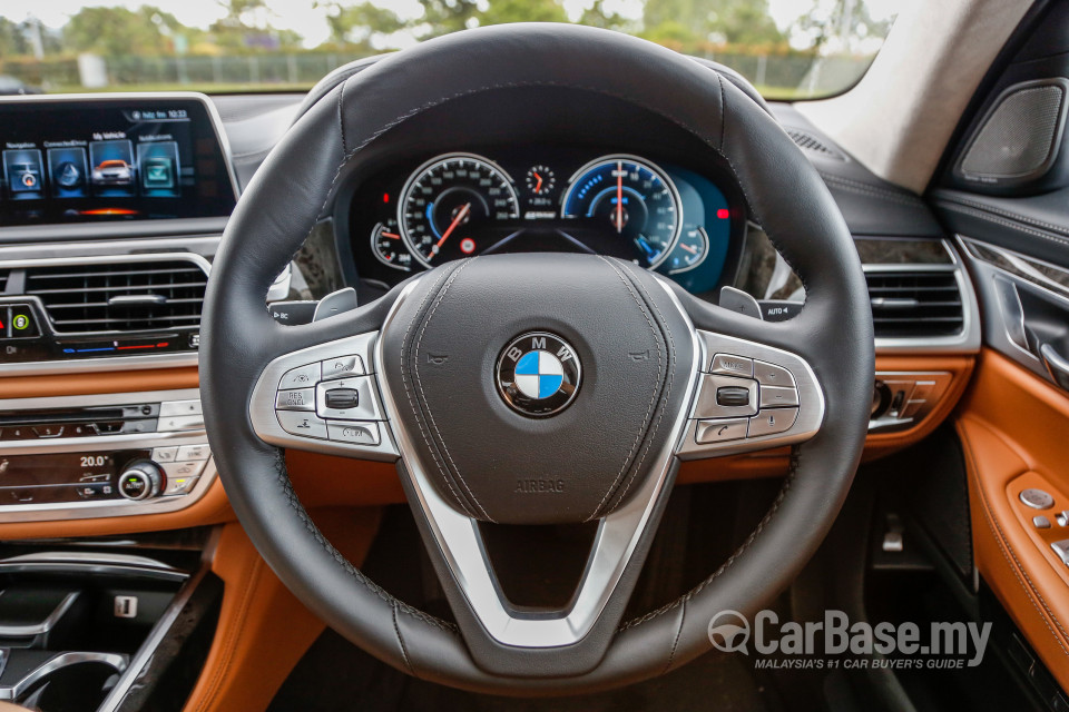 BMW 7 Series G12 (2016) Interior