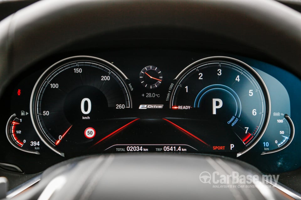 BMW 7 Series G12 (2016) Interior