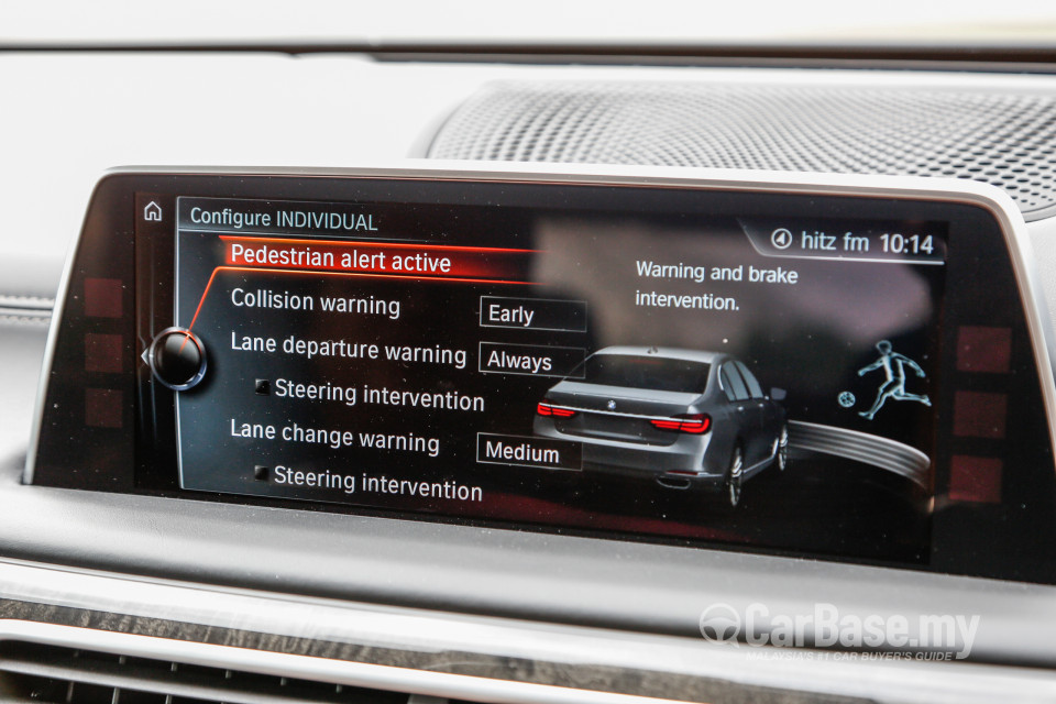 BMW 7 Series G12 (2016) Interior