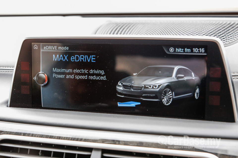 BMW 7 Series G12 (2016) Interior