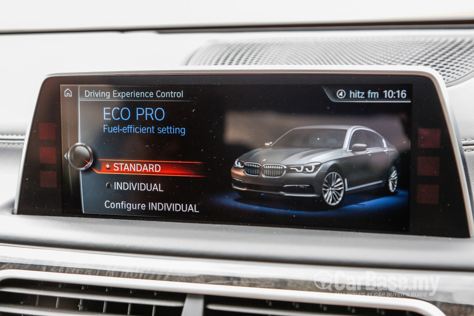 BMW 7 Series G12 (2016) Interior