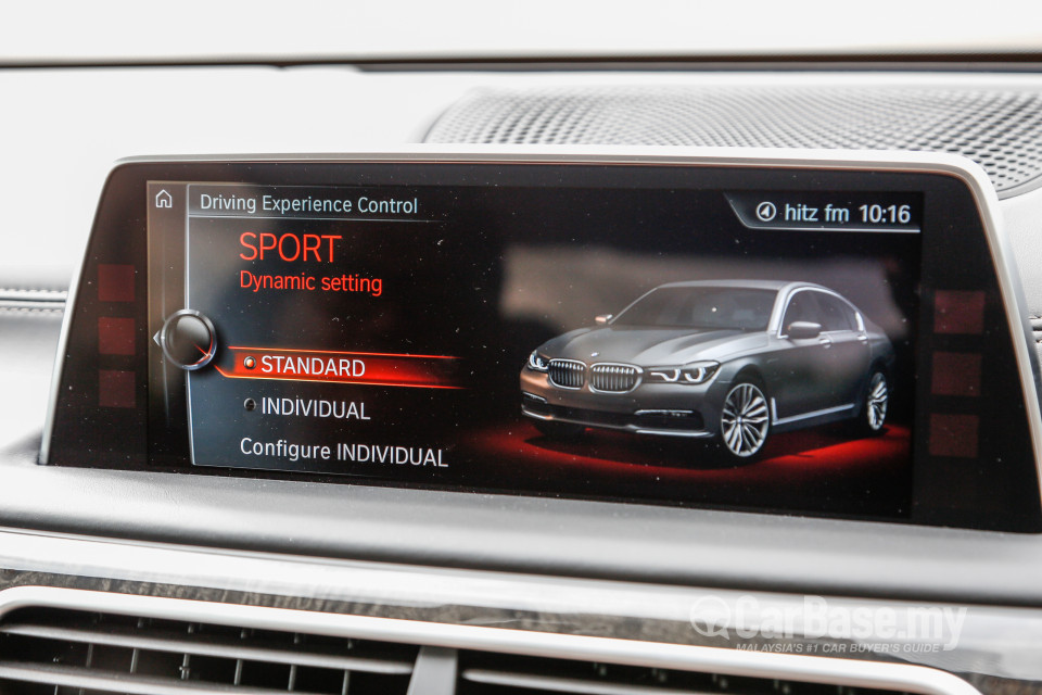 BMW 7 Series G12 (2016) Interior