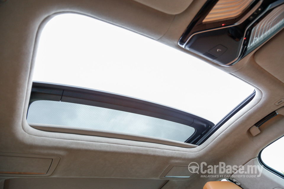 BMW 7 Series G12 (2016) Interior