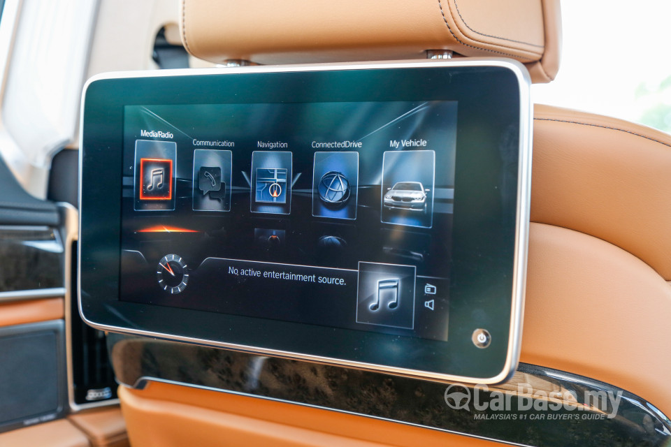 BMW 7 Series G12 (2016) Interior