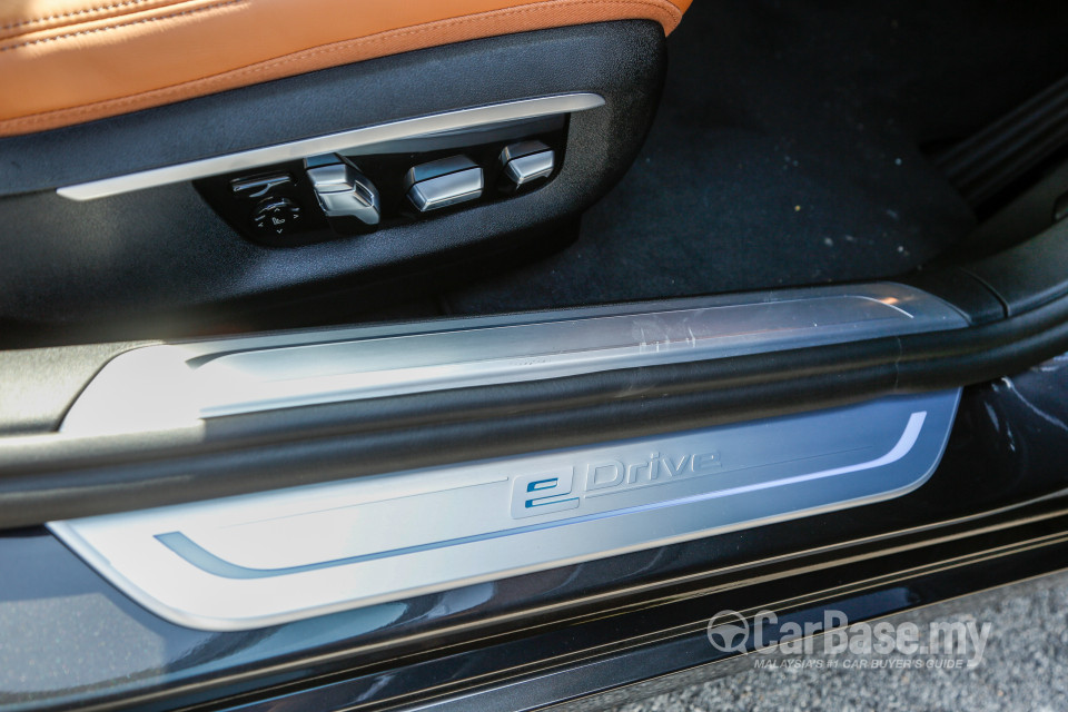 BMW 7 Series G12 (2016) Interior