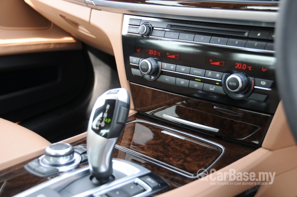 BMW 7 Series F02 LCI (2013) Interior