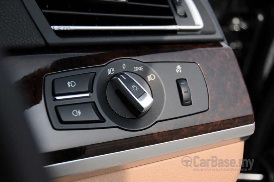 Volkswagen Vento Mk5 facelift (2016) Interior