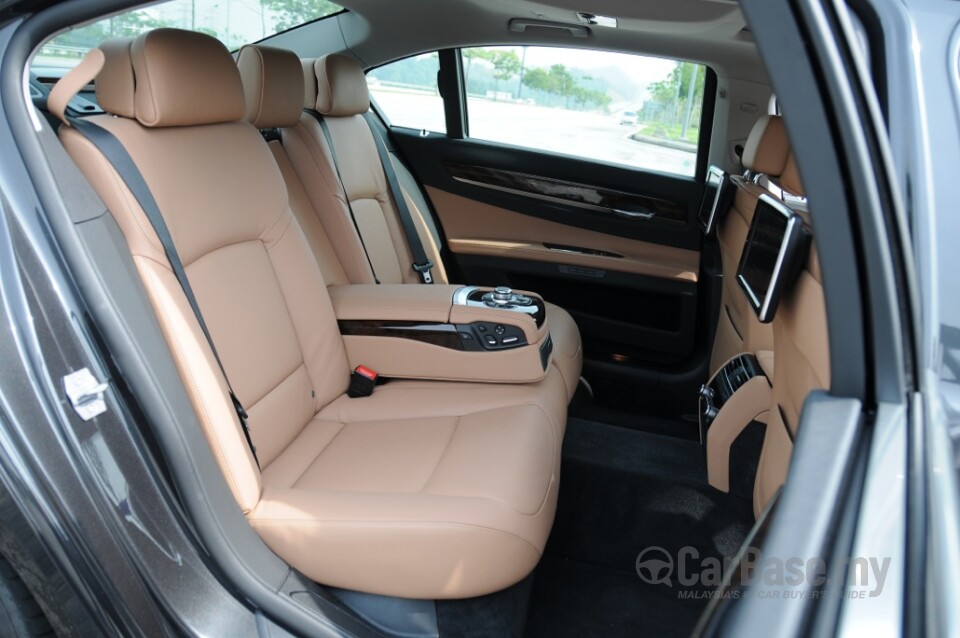 Land Rover Range Rover L405 (2013) Interior