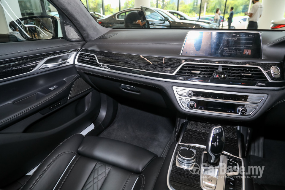 BMW 7 Series G12 LCI (2019) Interior
