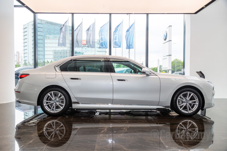 BMW 7 Series G70 (2023) Exterior