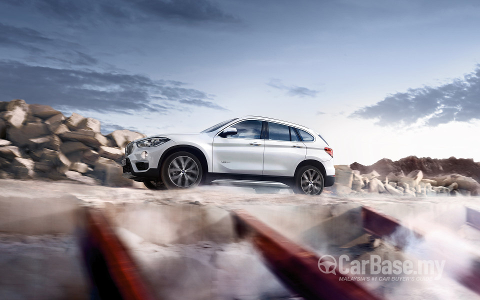 BMW X1 F48 (2015) Exterior