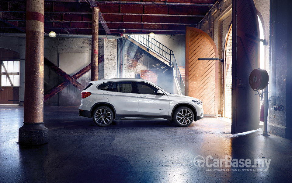 BMW X1 F48 (2015) Exterior