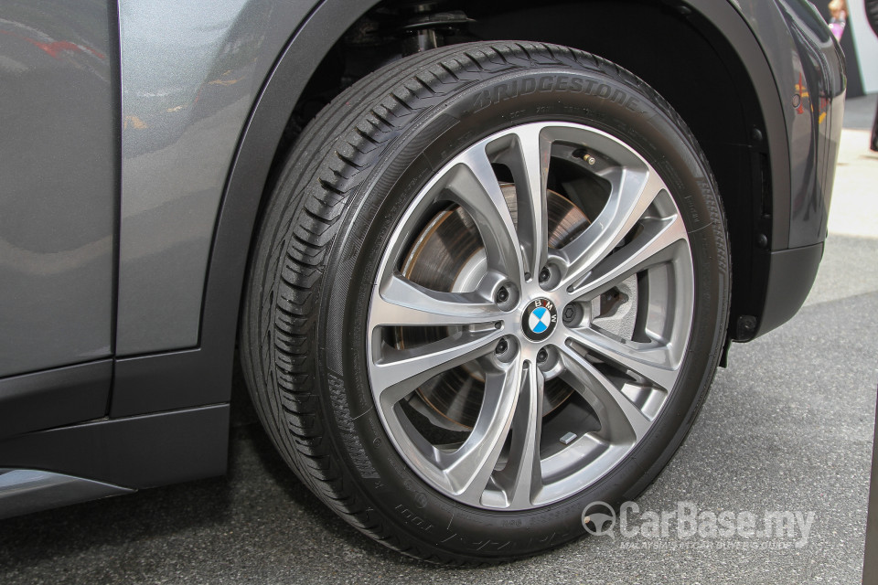 BMW X1 F48 (2015) Exterior