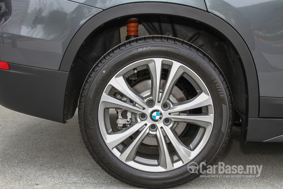BMW X1 F48 (2015) Exterior