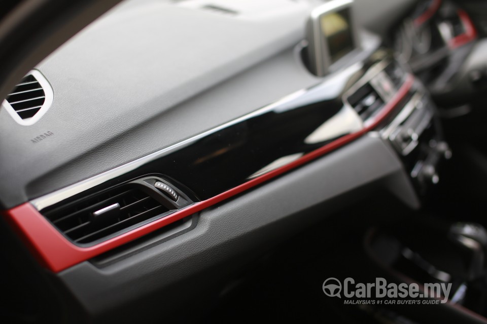 BMW X1 F48 (2015) Interior