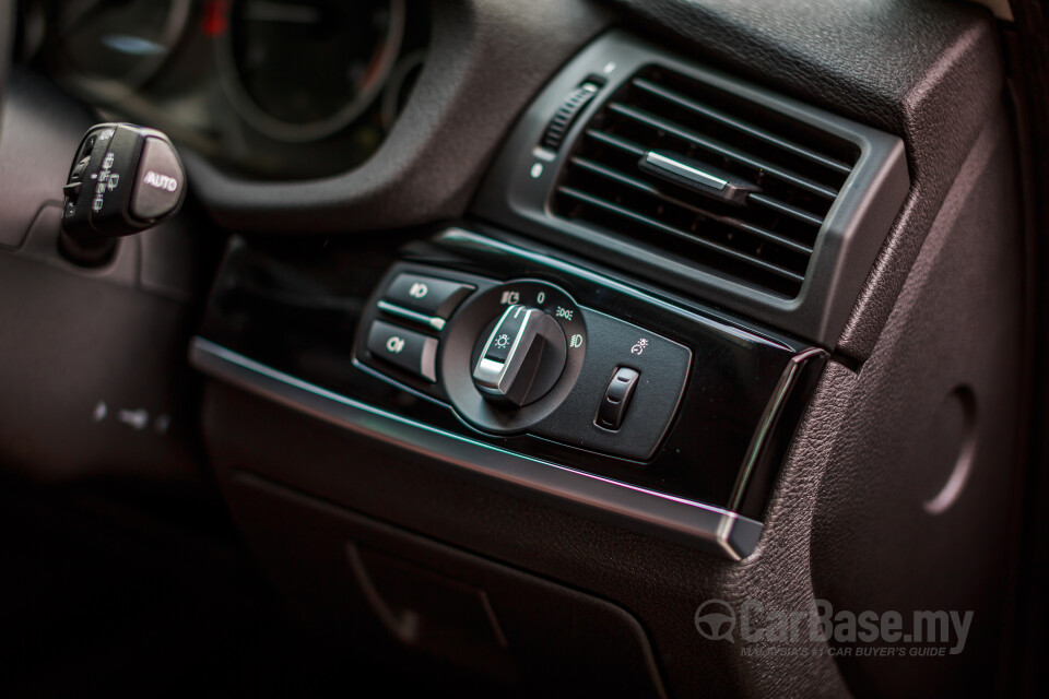 Lexus LS XF50 (2018) Interior