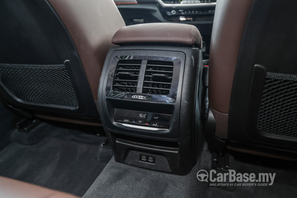 BMW X3 G01 LCI (2022) Interior