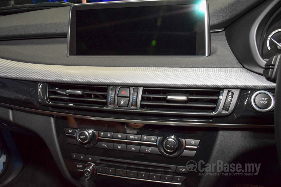 Toyota Fortuner AN160 (2016) Interior