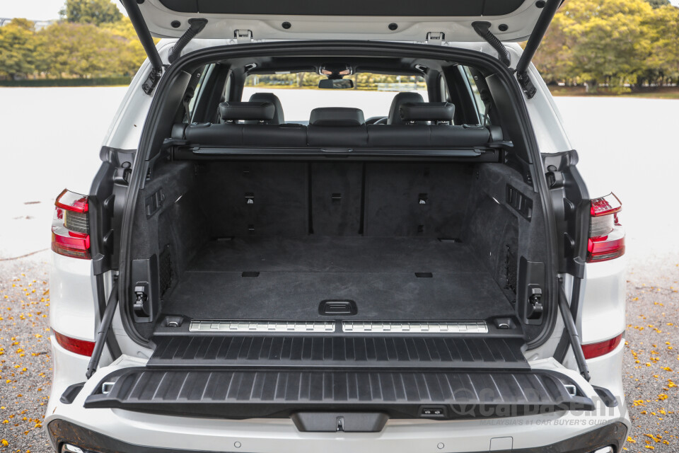 Perodua Aruz D38L (2019) Interior