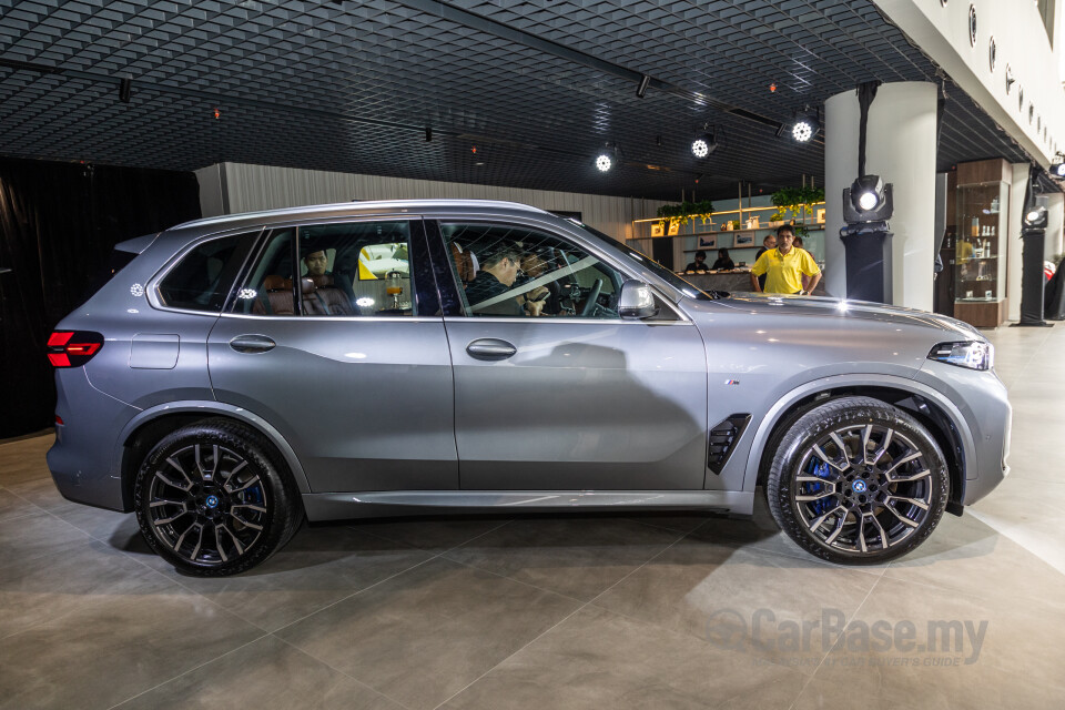 BMW X5 G05 LCI (2024) Exterior