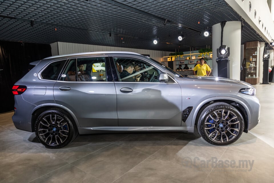 BMW X5 G05 LCI (2024) Exterior