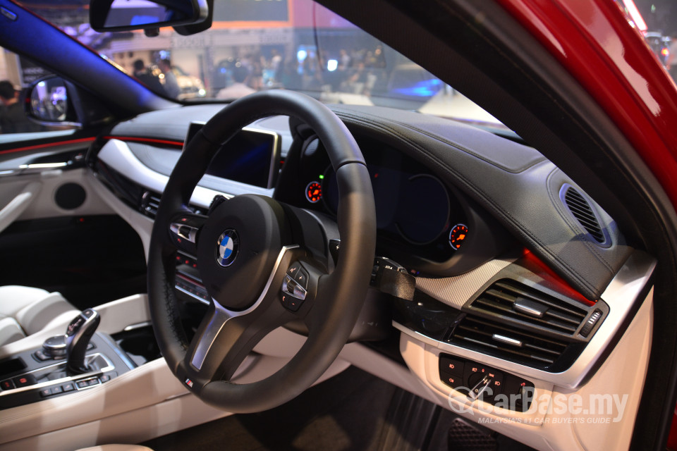 BMW X6 F16 (2015) Interior
