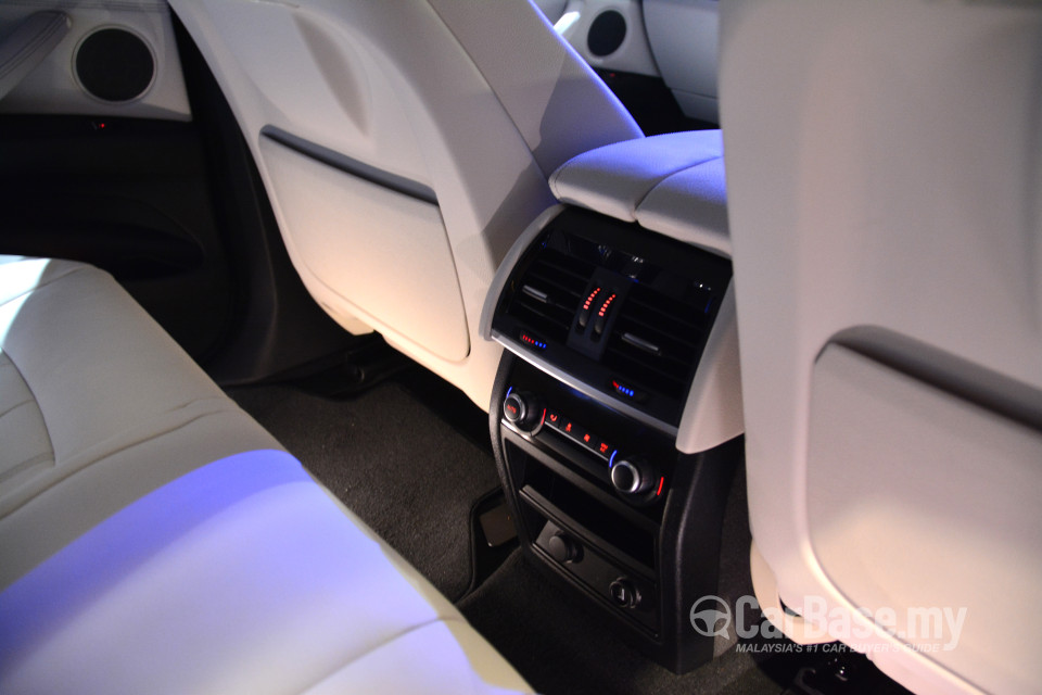 BMW X6 F16 (2015) Interior