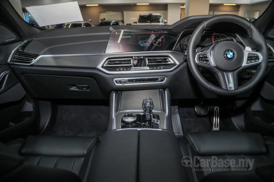 BMW i4 G26 (2022) Interior